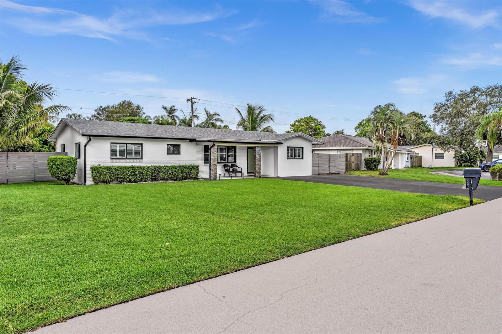 2056 PARK Place, Boca Raton FL 33486 photo 2