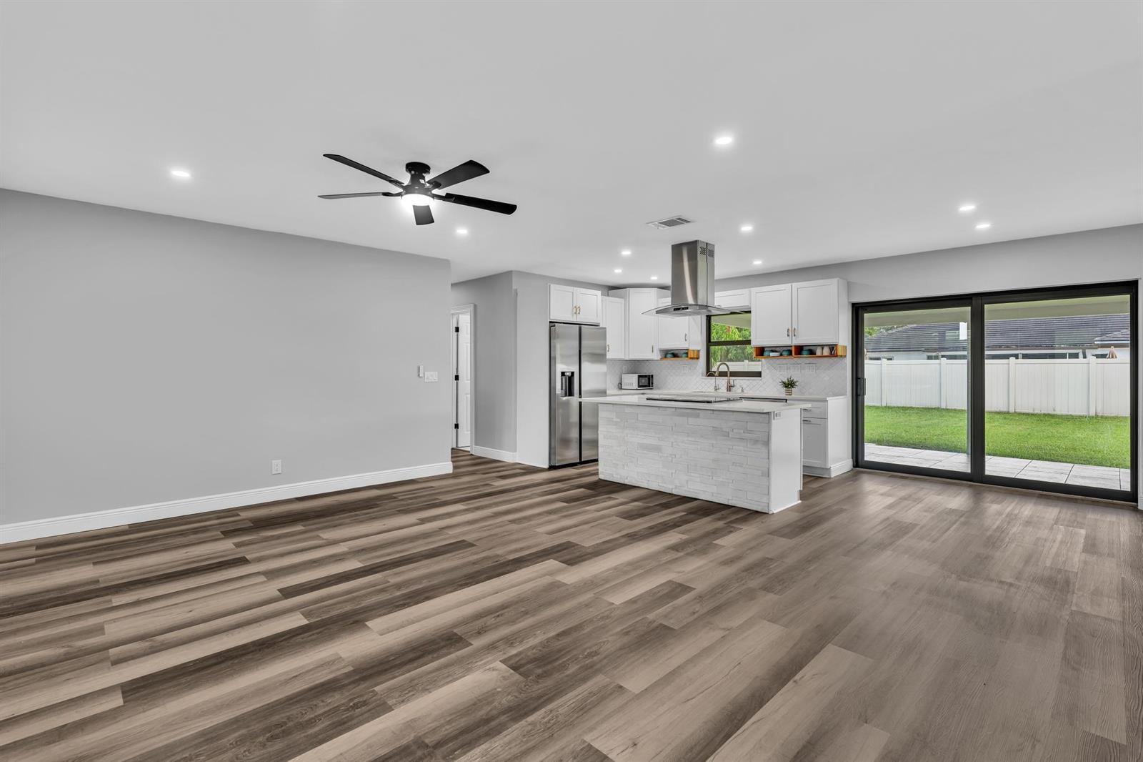 2056 PARK Place, Boca Raton FL 33486 photo 4