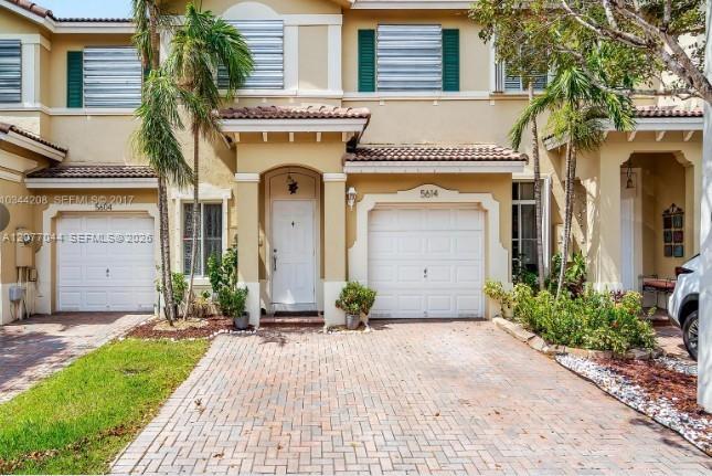 5614 NW 112th Pl, Doral FL 33178 photo 2