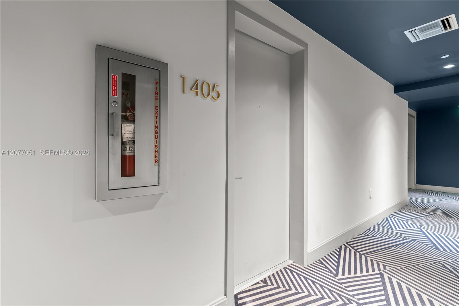 45 SW 9th St # 1405, Miami FL 33130 photo 3