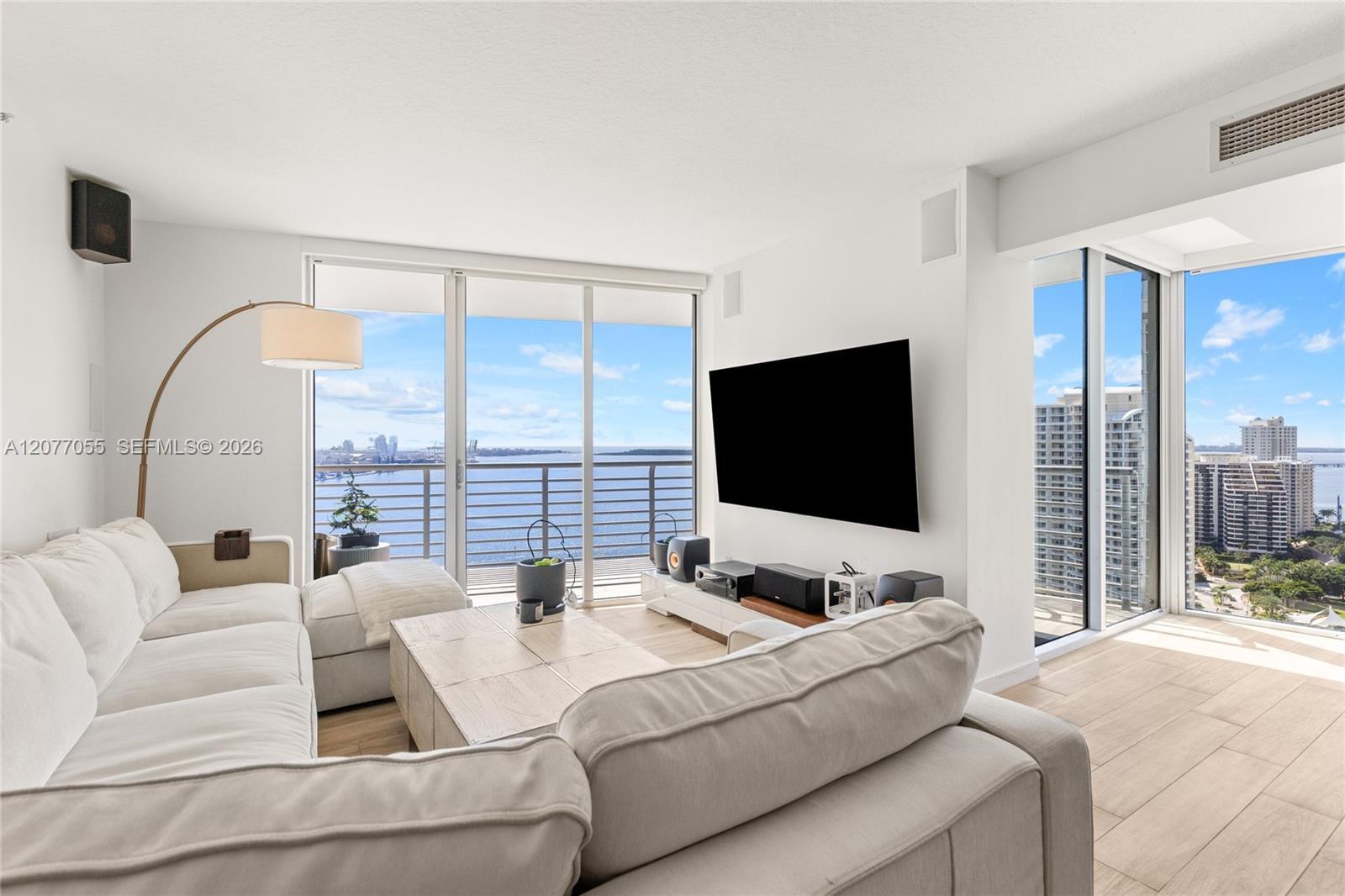 325 S Biscayne Blvd # 2723, Miami FL 33131