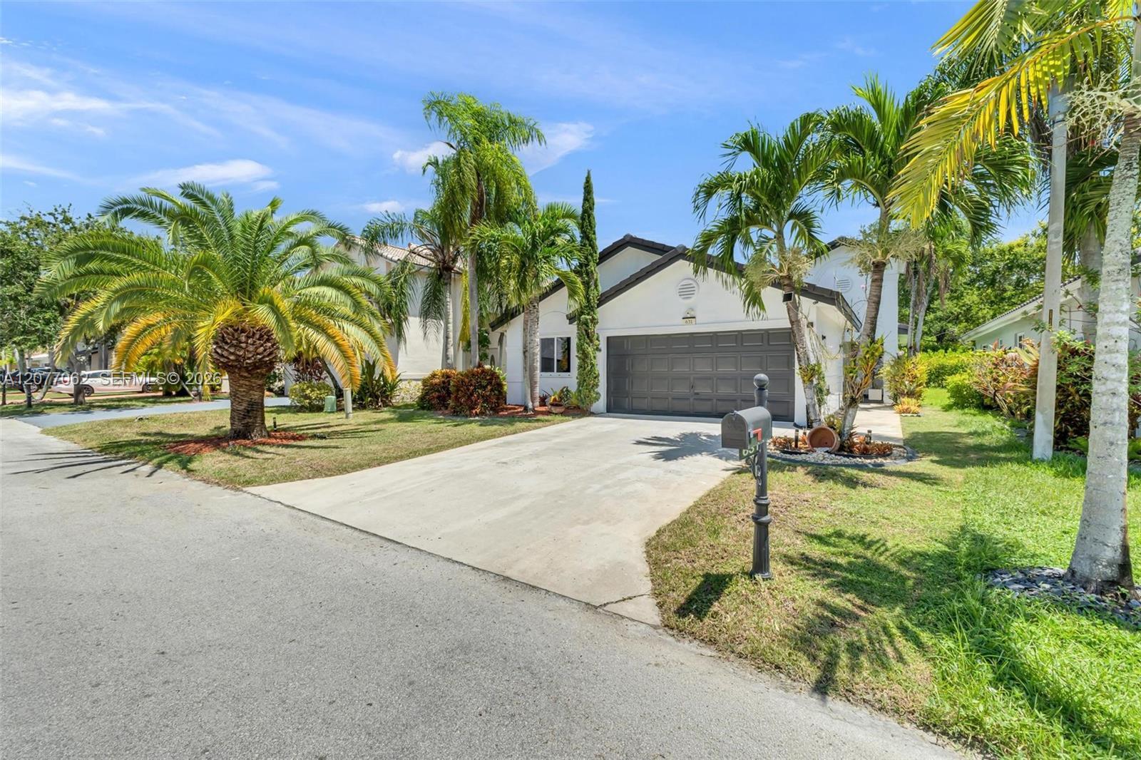 631 SW 176th Ave, Pembroke Pines FL 33029 photo 2