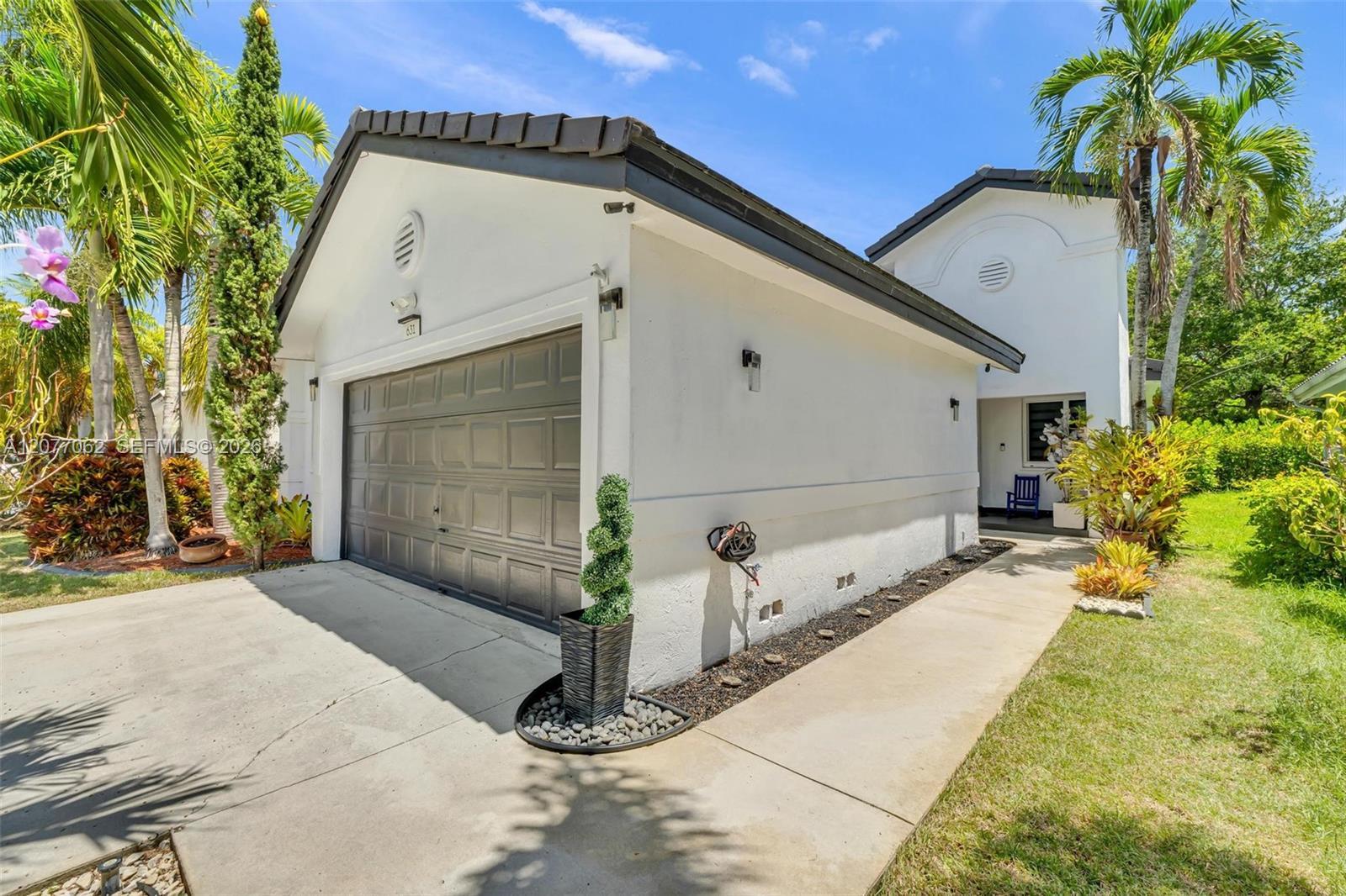 631 SW 176th Ave, Pembroke Pines FL 33029 photo 3