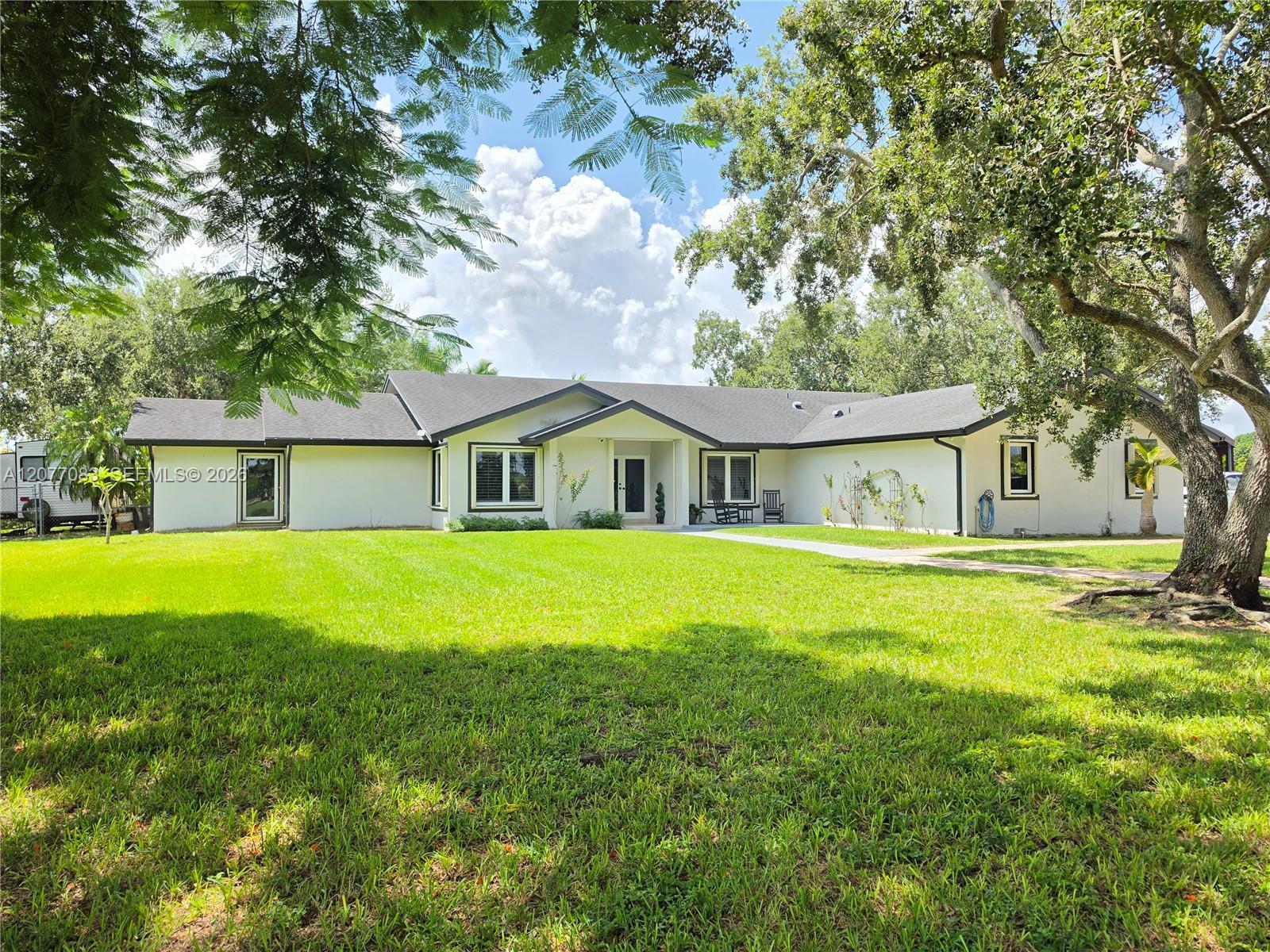 15290 SW 200th St, Miami FL 33187
