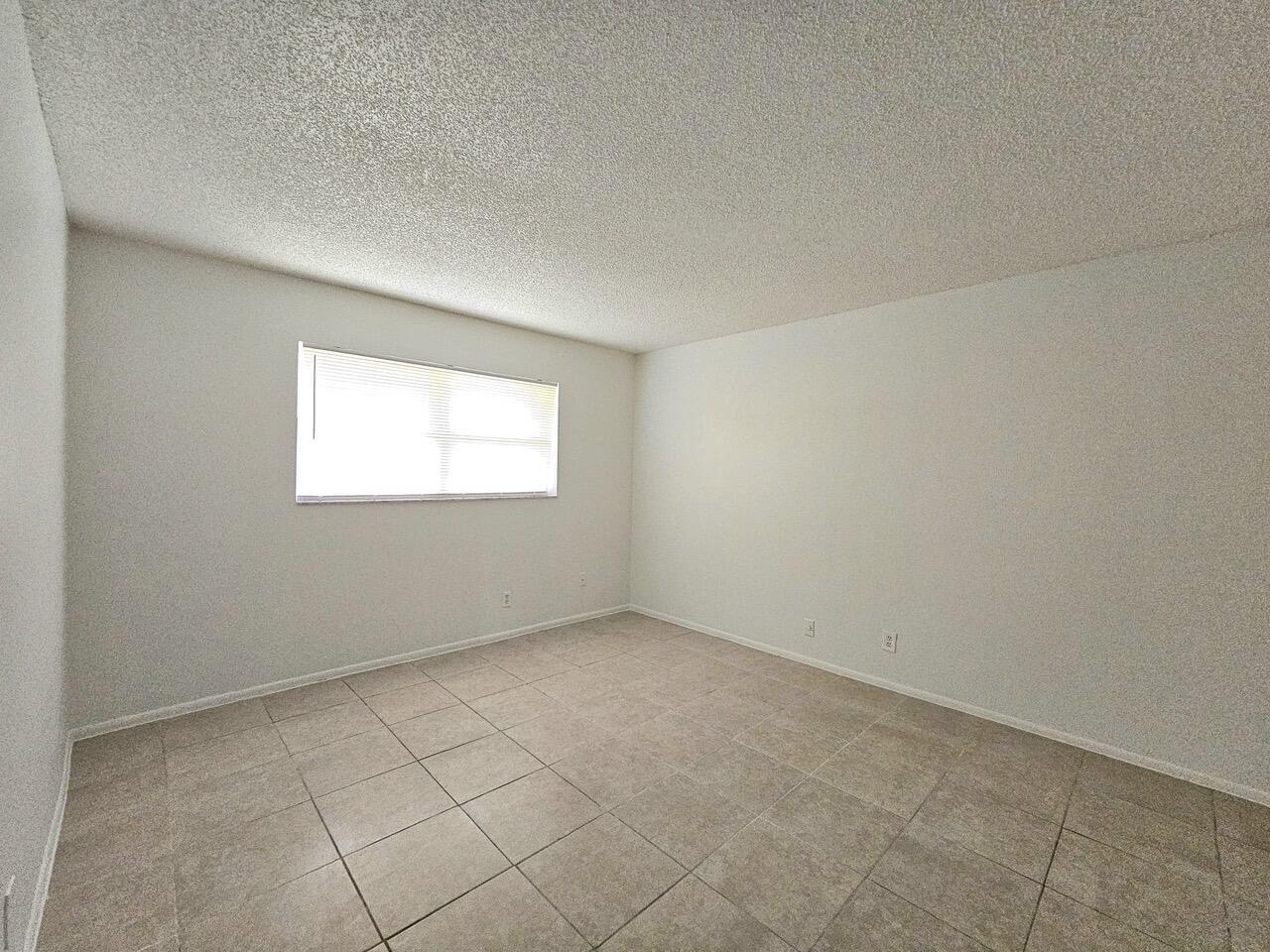 8000 S Colony Circle, Tamarac FL 33321 photo 4