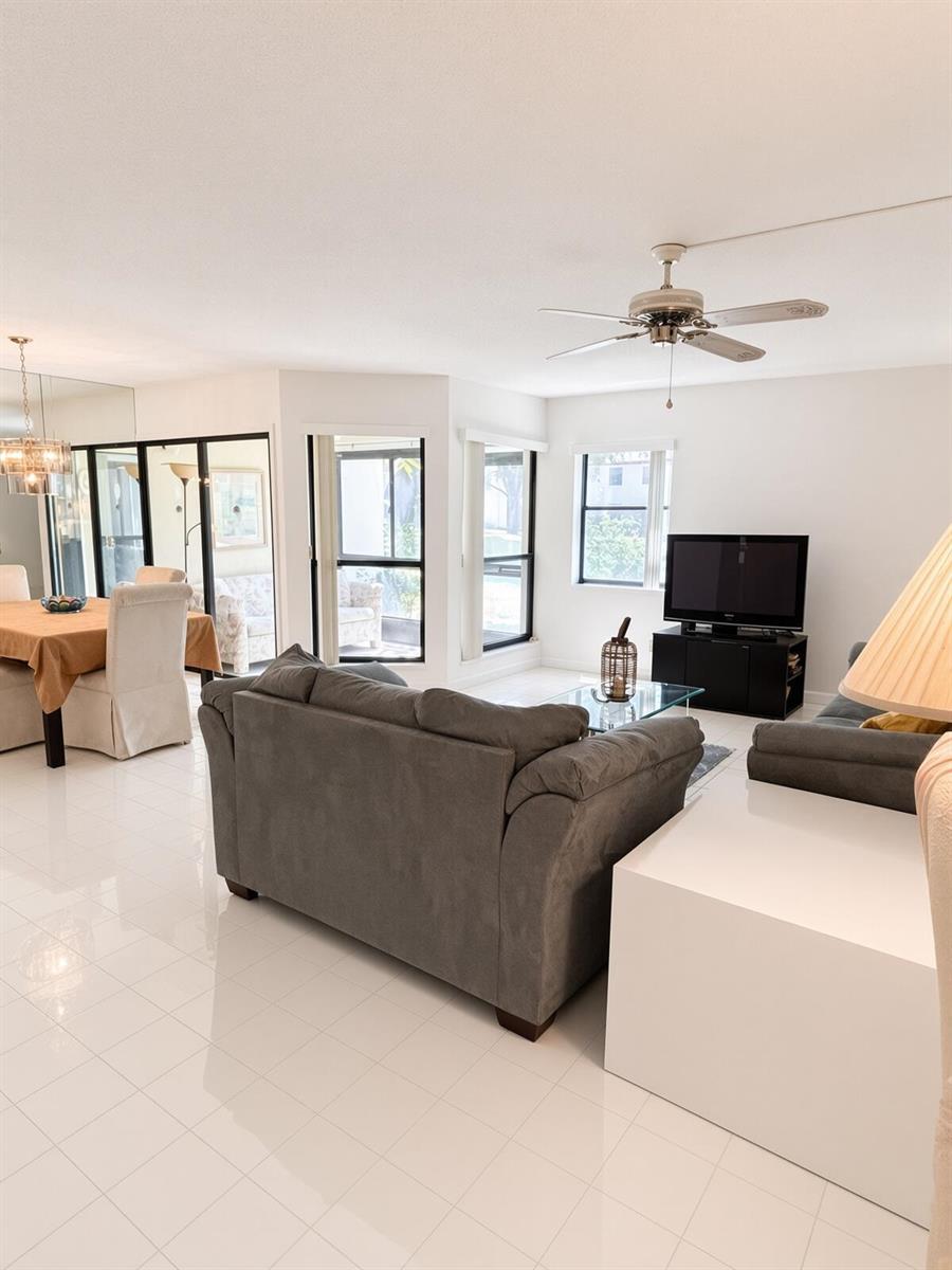 3335 Lucerne Park Drive, FL 33467 photo 3