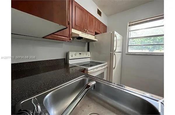 3380 NW 30th St # 24, Lauderdale Lakes FL 33311 photo 3