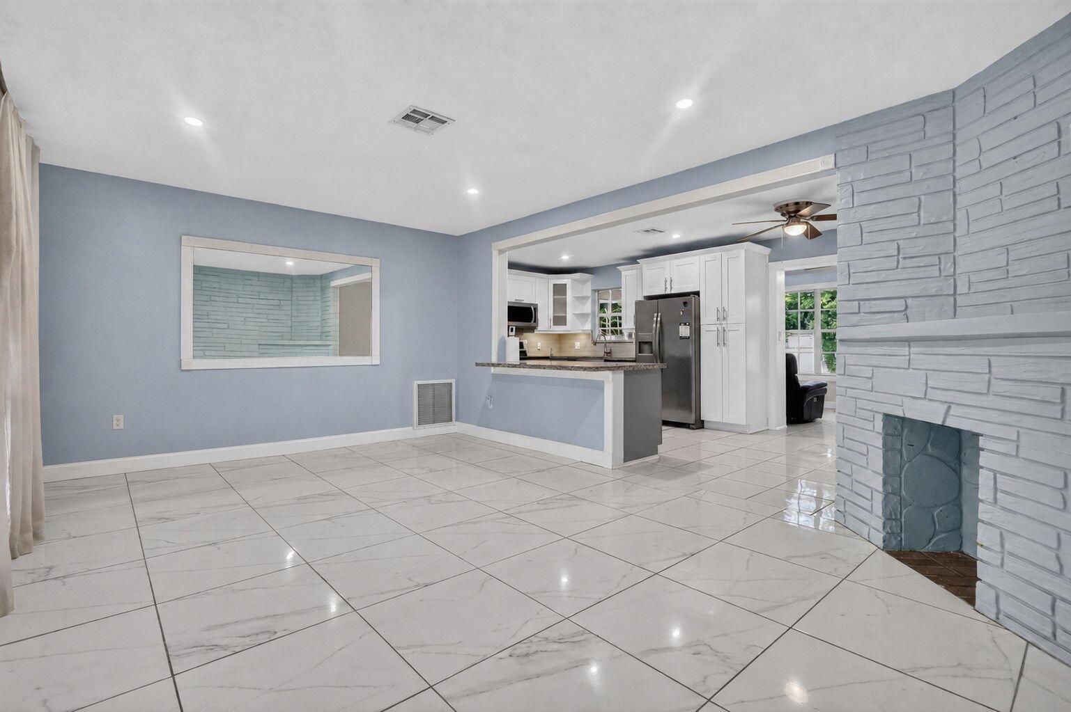 2707 BAHAMA Drive, Miramar FL 33023 photo 2