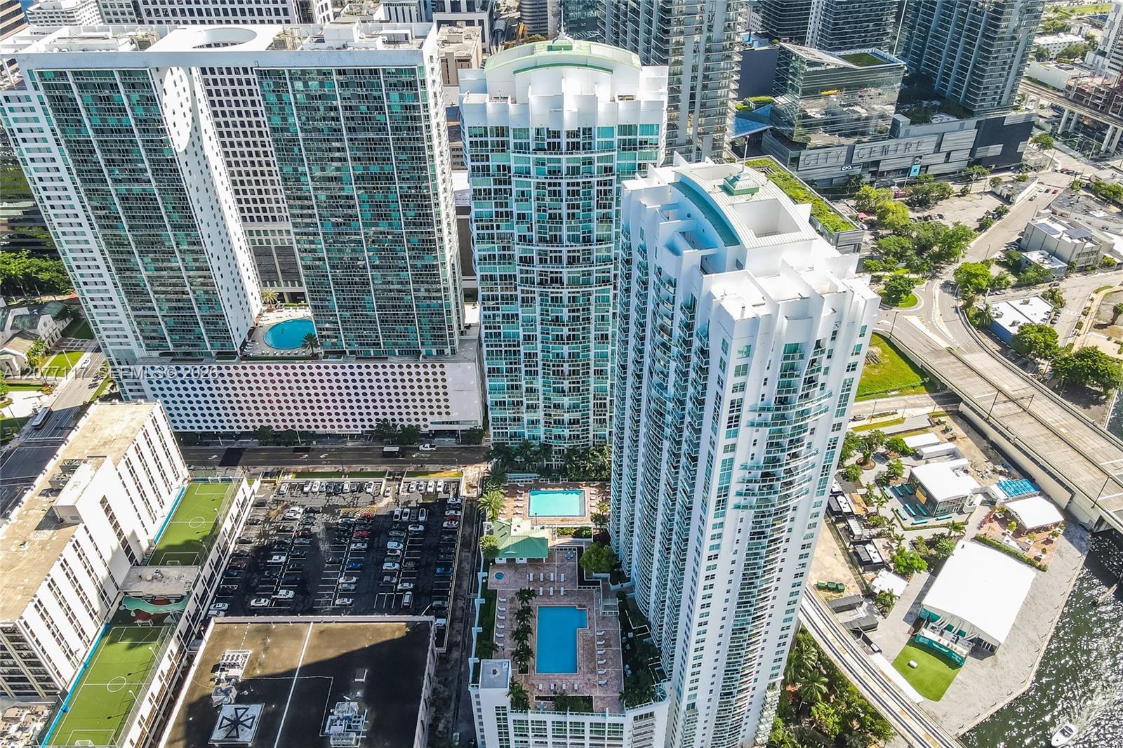 41 SE 5th St # 807, Miami FL 33131 photo 4