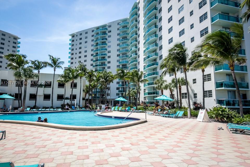 Hollywood, FL 33019 photo 5