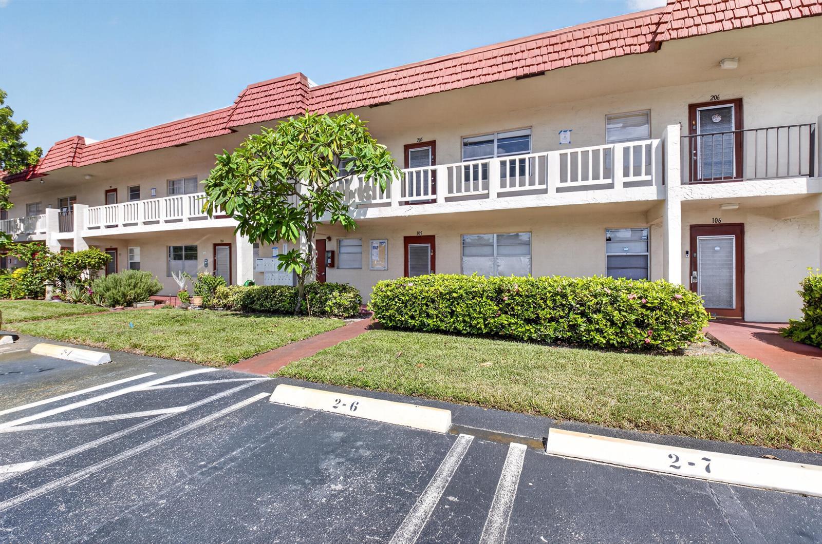 2 Abbey Lane # 205, Delray Beach FL 33446 photo 2