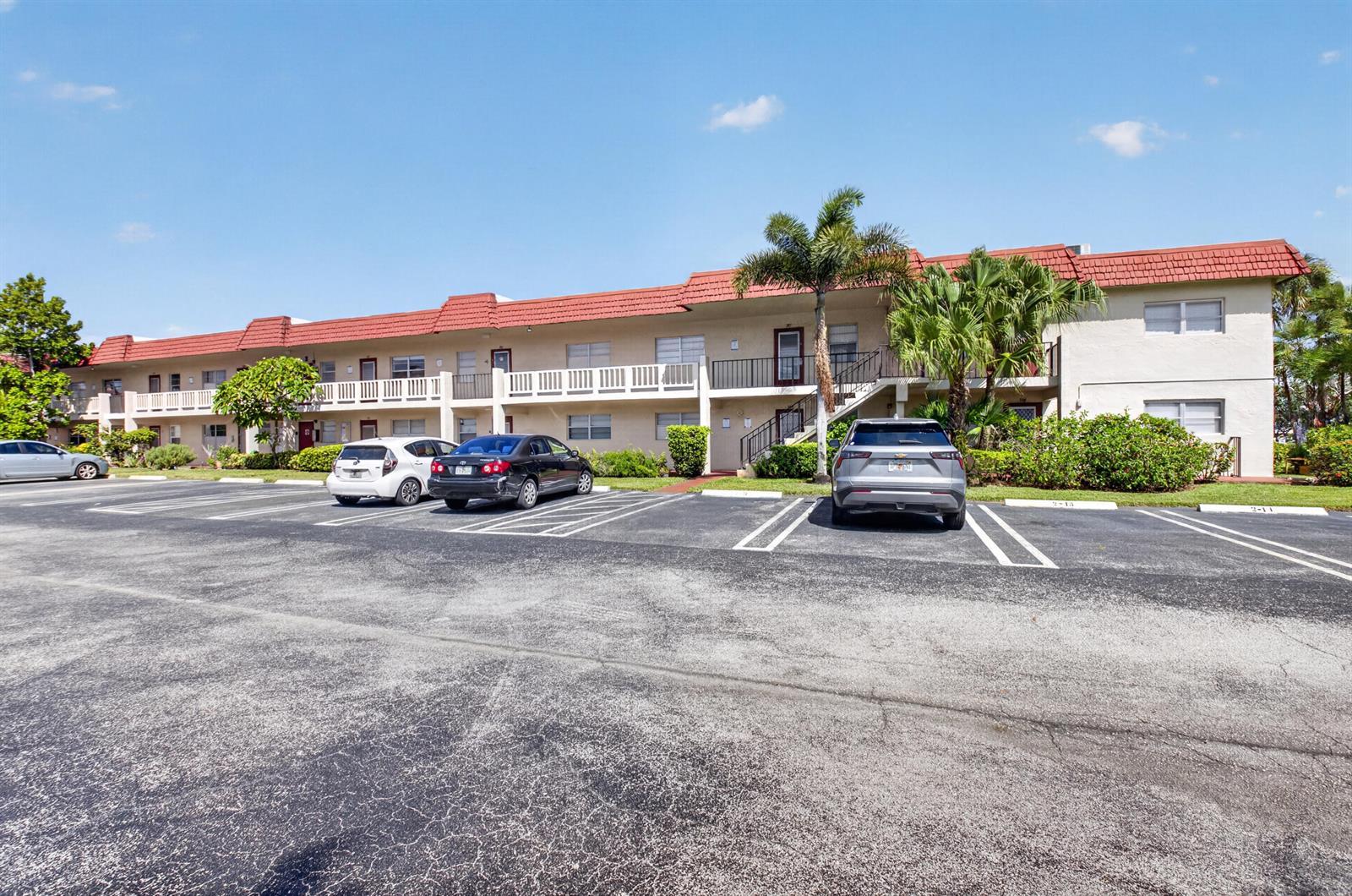 2 Abbey Lane # 205, Delray Beach FL 33446 photo 3