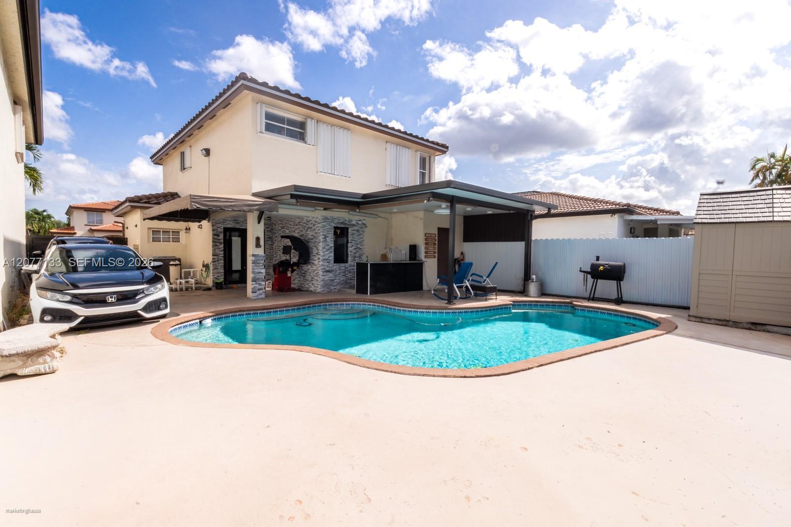 8126 NW 199th Ter, Hialeah FL 33015 photo 2