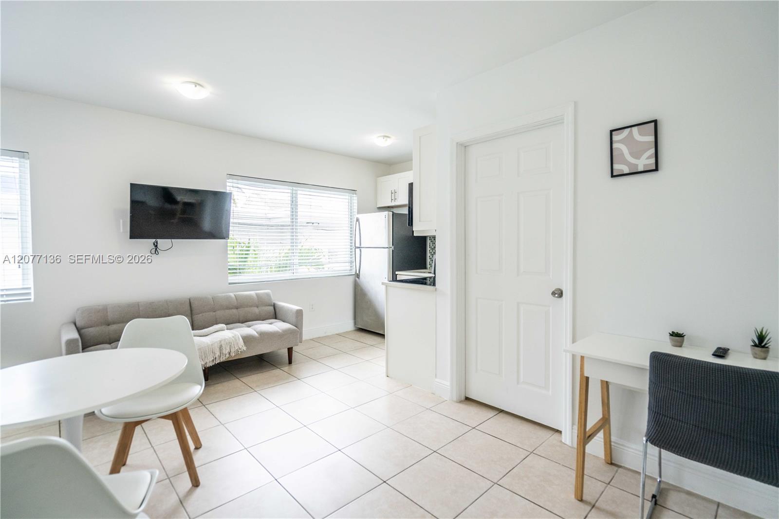 6971 Carlyle Ave # 207, Miami Beach FL 33141 photo 2