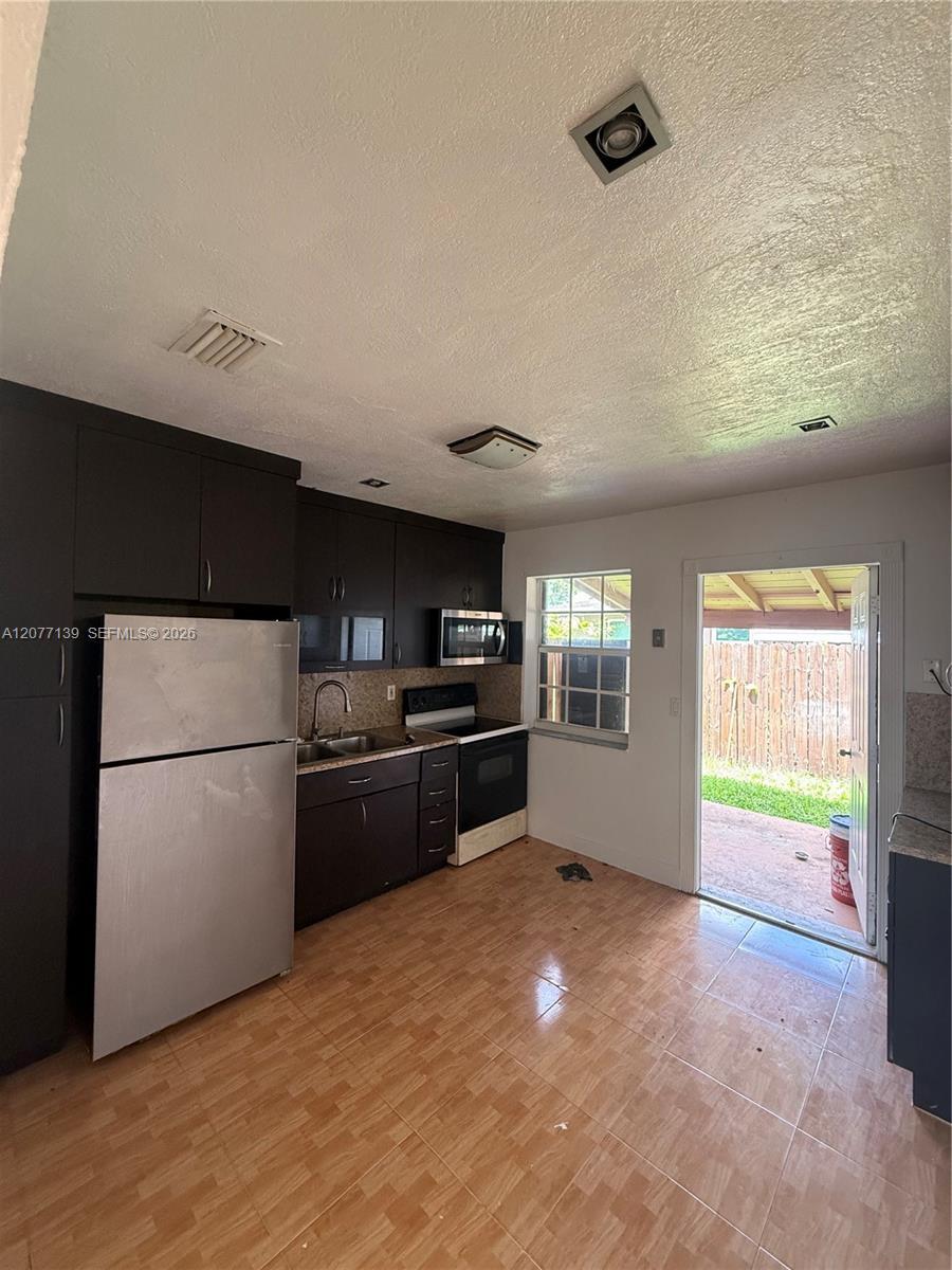 401 SW 4th terrace # 403, Hallandale Beach FL 33009 photo 4