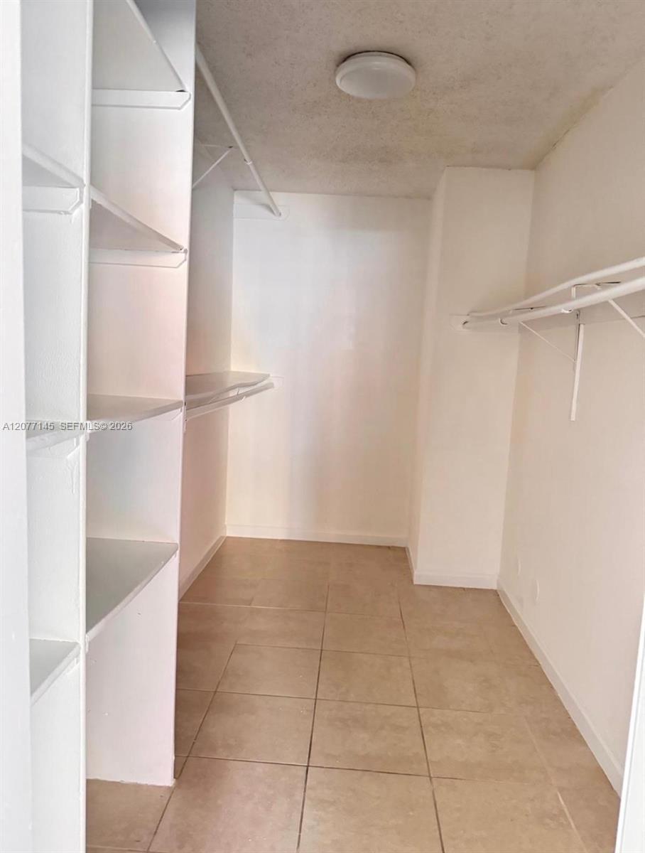 6990 Miami Gardens Dr # 225, Hialeah FL 33015 photo 3
