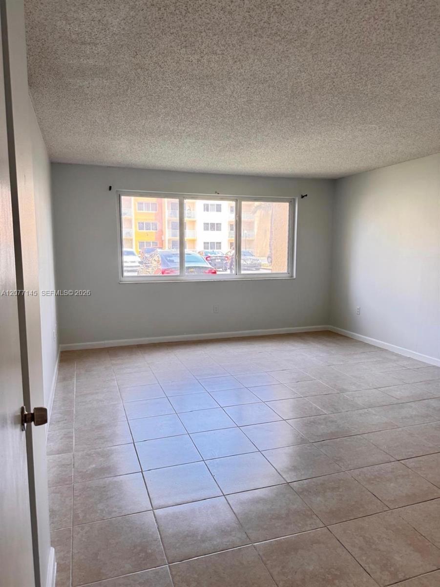 6990 Miami Gardens Dr # 225, Hialeah FL 33015 photo 4