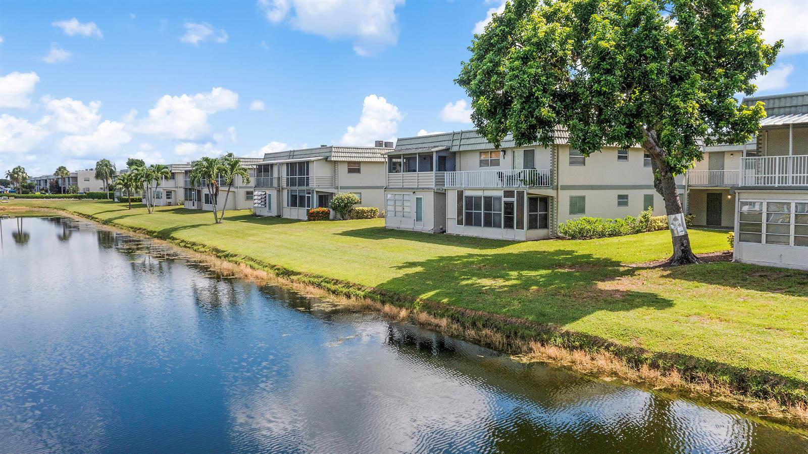 477 Monaco J, Delray Beach FL 33446 photo 5