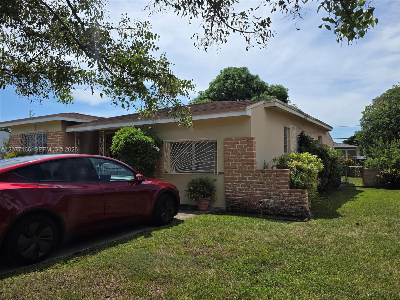 3070 NW 6th St, Miami FL 33125 photo 4