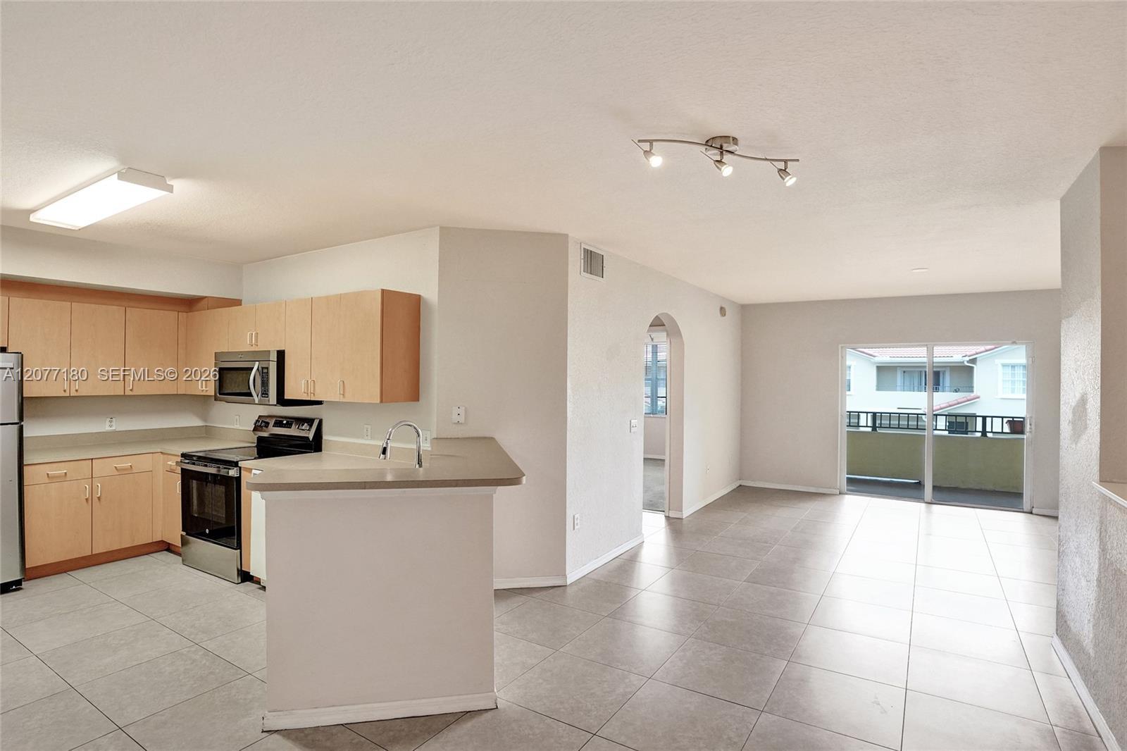 202 Belmont Ln # 202, North Lauderdale FL 33068 photo 5