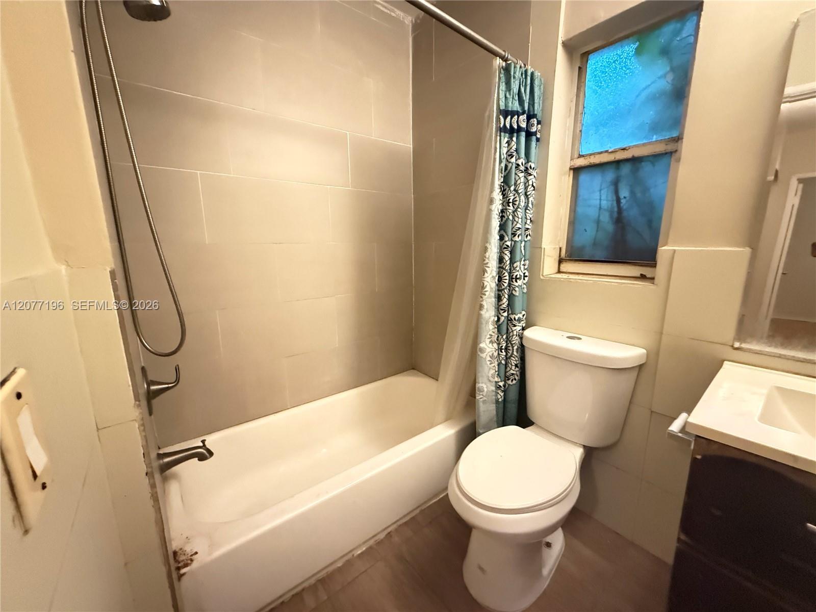 9313 NW 2nd Pl, Miami Shores FL 33150 photo 5