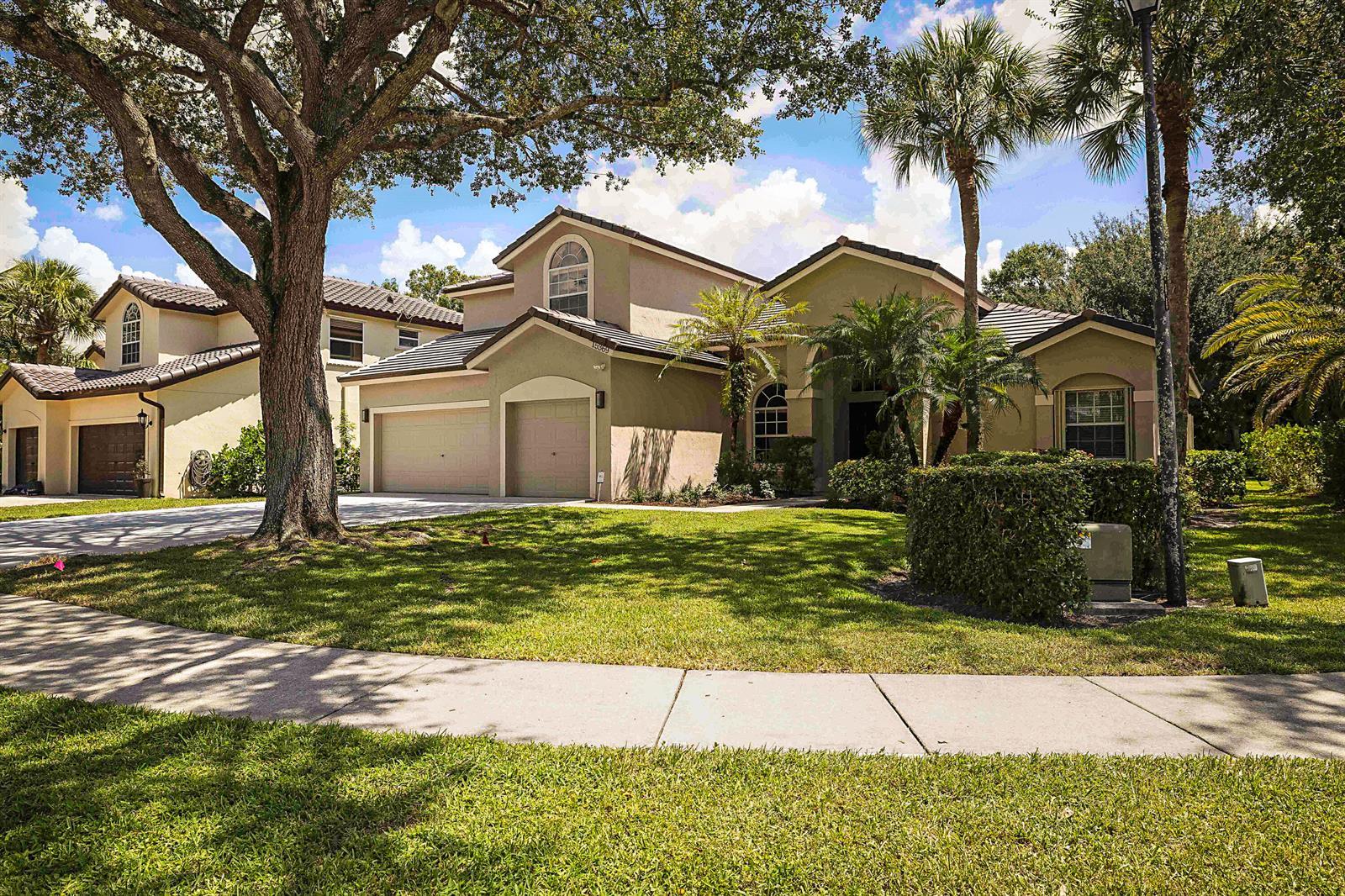15369 Whispering Willow Drive, Wellington FL 33414 photo 2