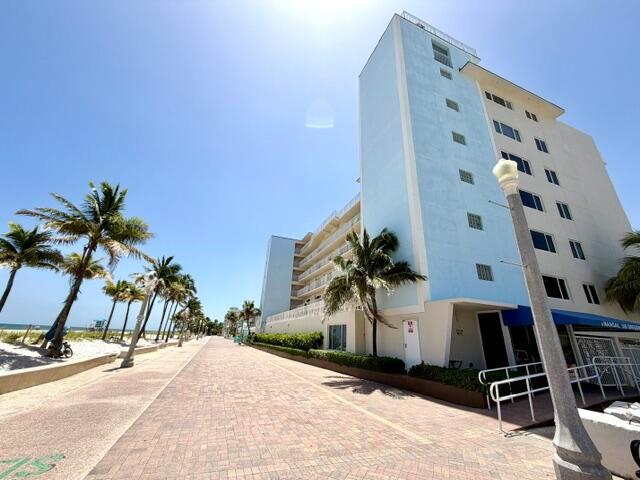 300 OREGON Street # 506, Hollywood FL 33019 photo 2