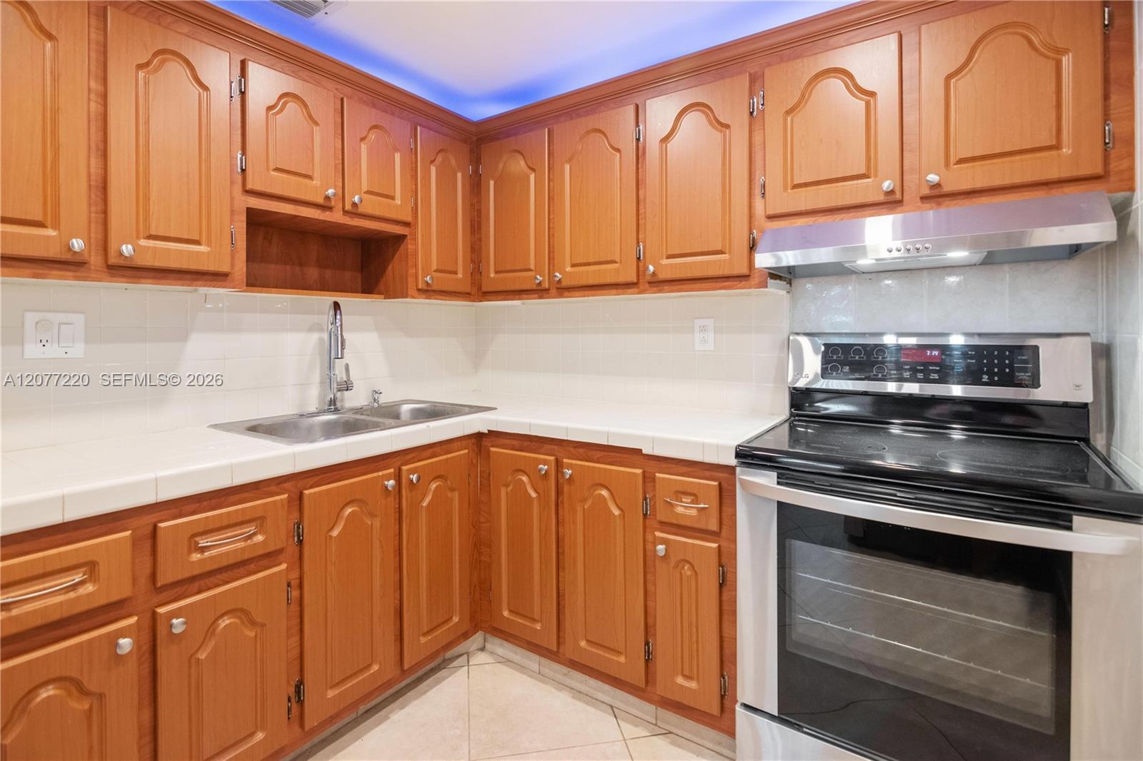 16740 NE 9th Ave # 604, North Miami Beach FL 33162 photo 4
