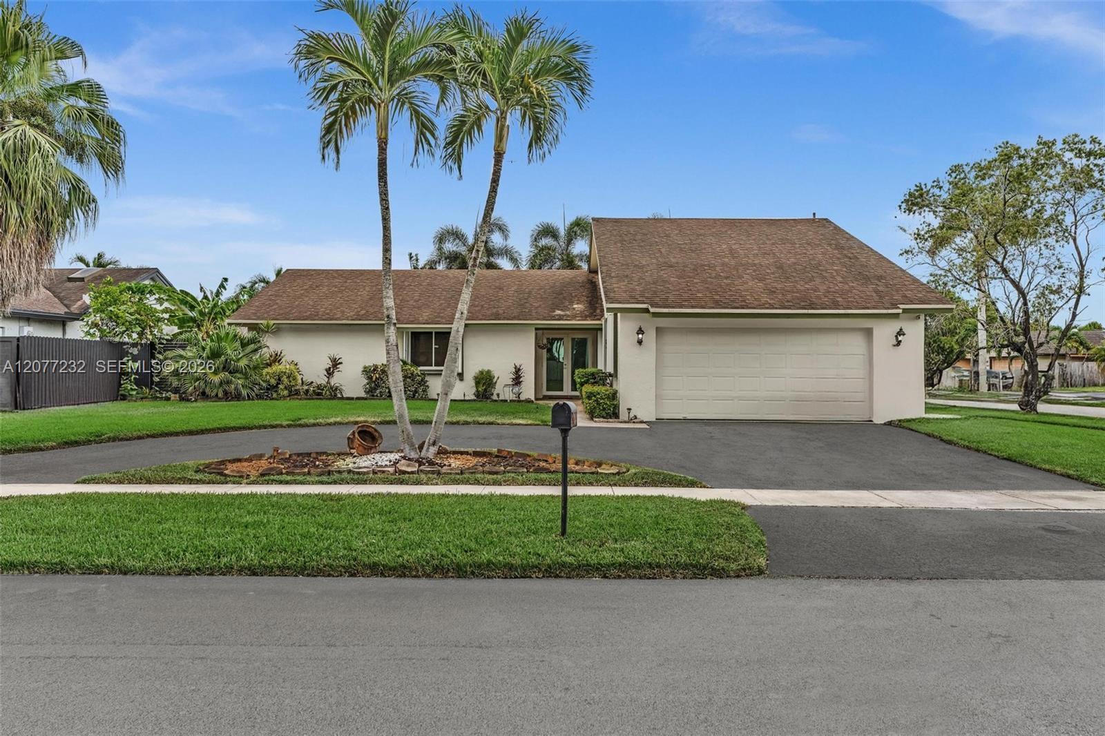 741 SW 100th Ter, Pembroke Pines FL 33025