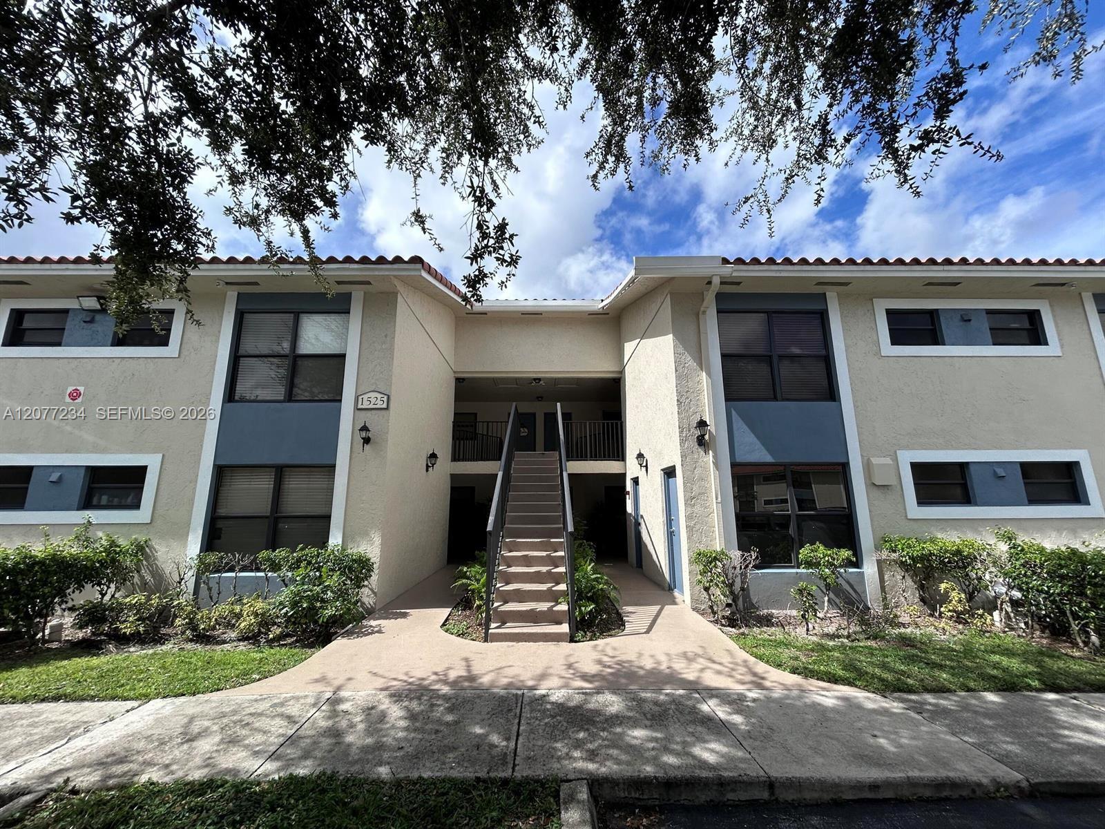 1525 Lake Crystal Dr # D, West Palm Beach FL 33411