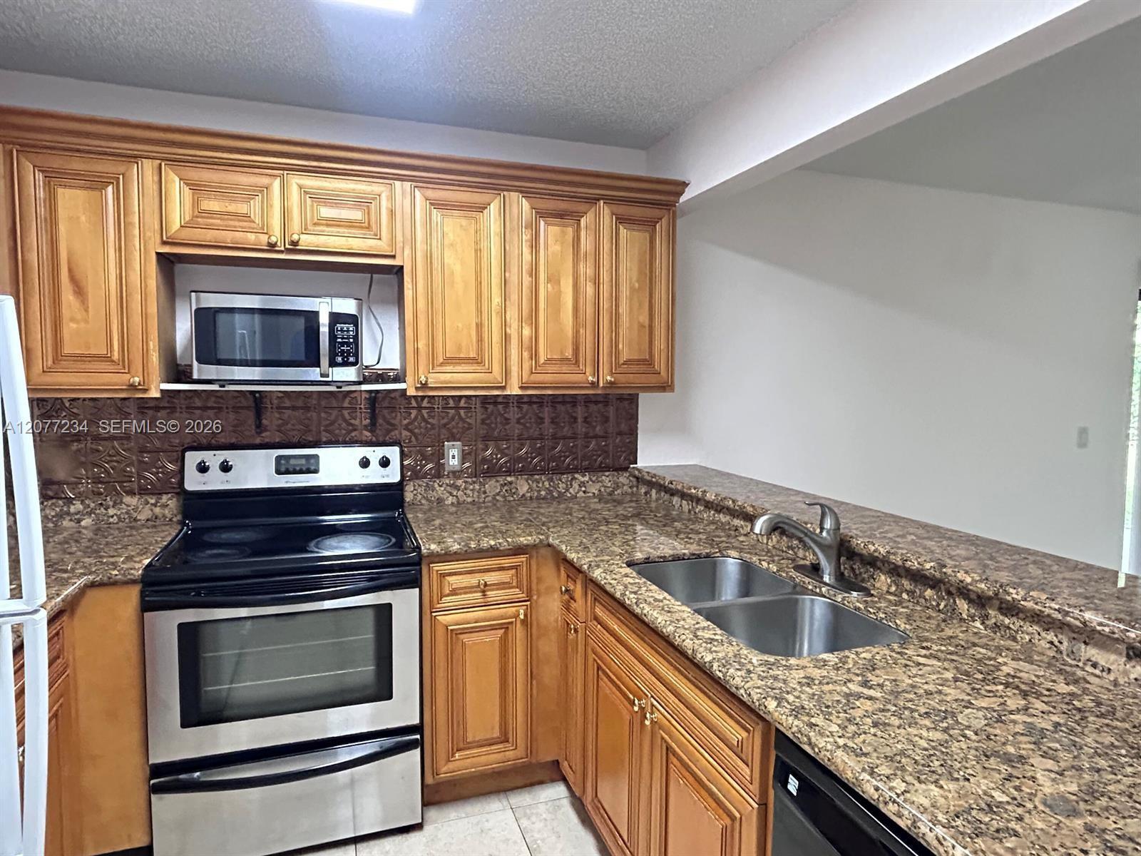 1525 Lake Crystal Dr # D, West Palm Beach FL 33411 photo 4