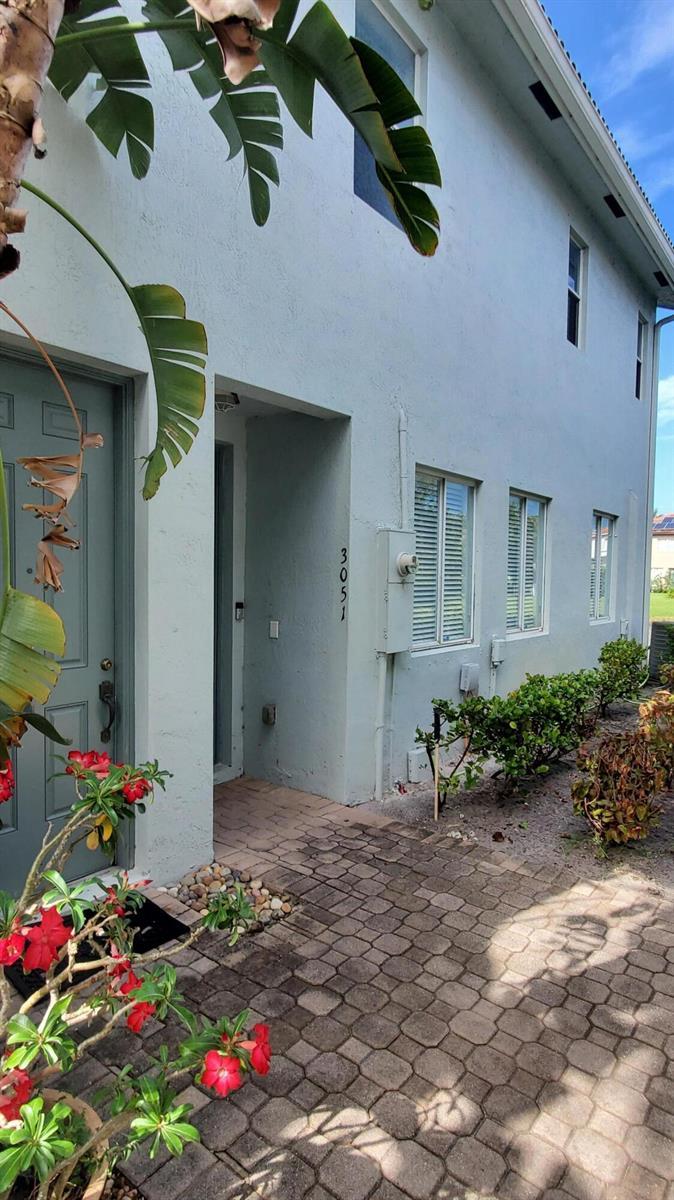 3051 Laurel Ridge Circle, Riviera Beach FL 33404 photo 2