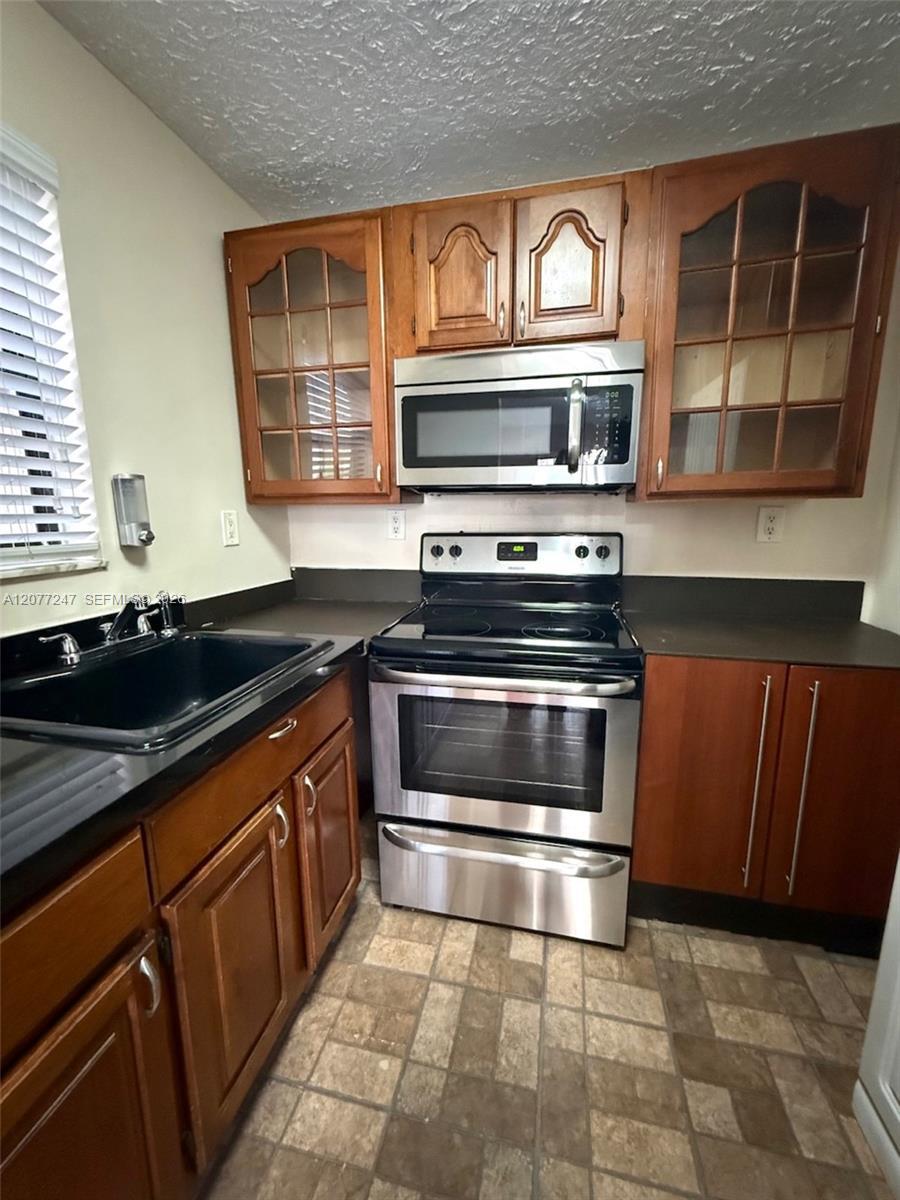 1121 SW 122nd Ave # 2, Miami FL 33184 photo 3