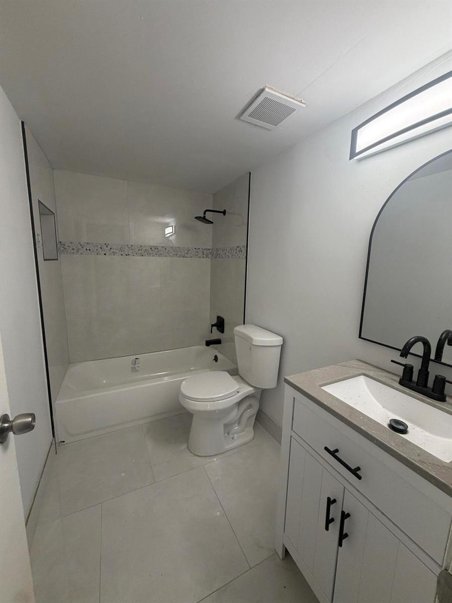 1303 NW 8TH Avenue, Fort Lauderdale FL 33311 photo 4