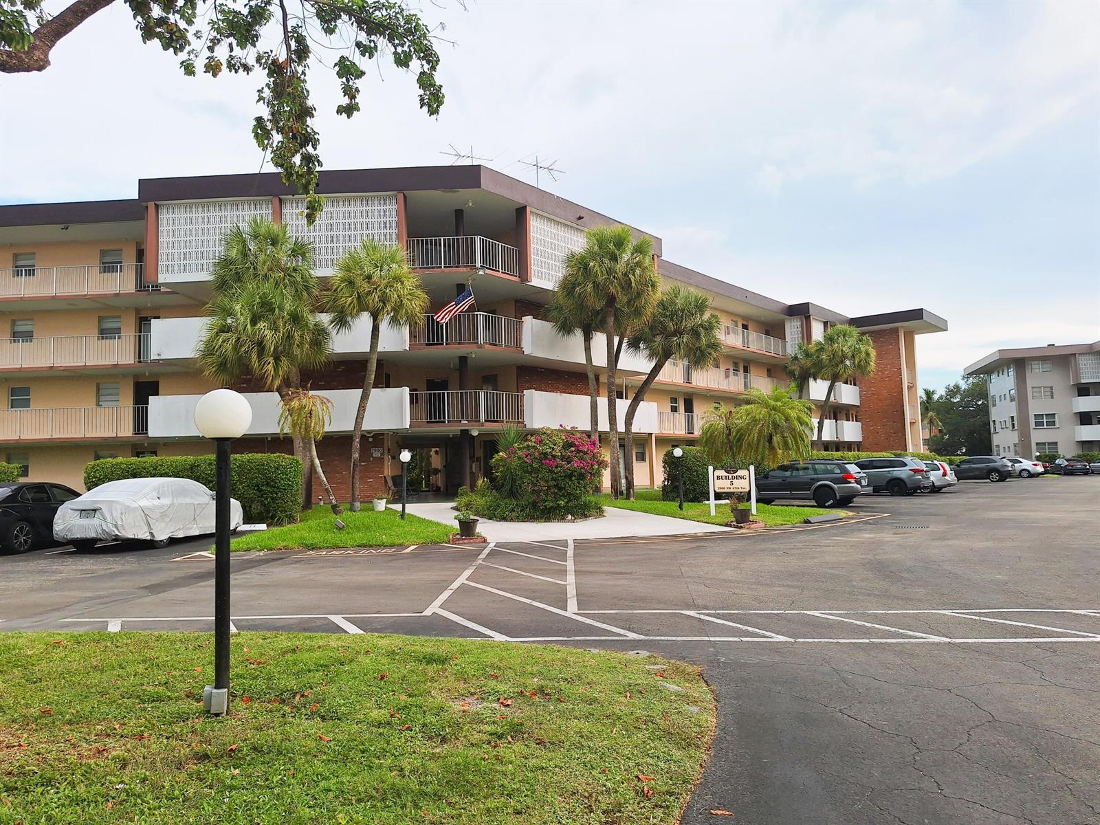 2900 NW 47TH Terrace # 303B, Lauderdale Lakes FL 33313