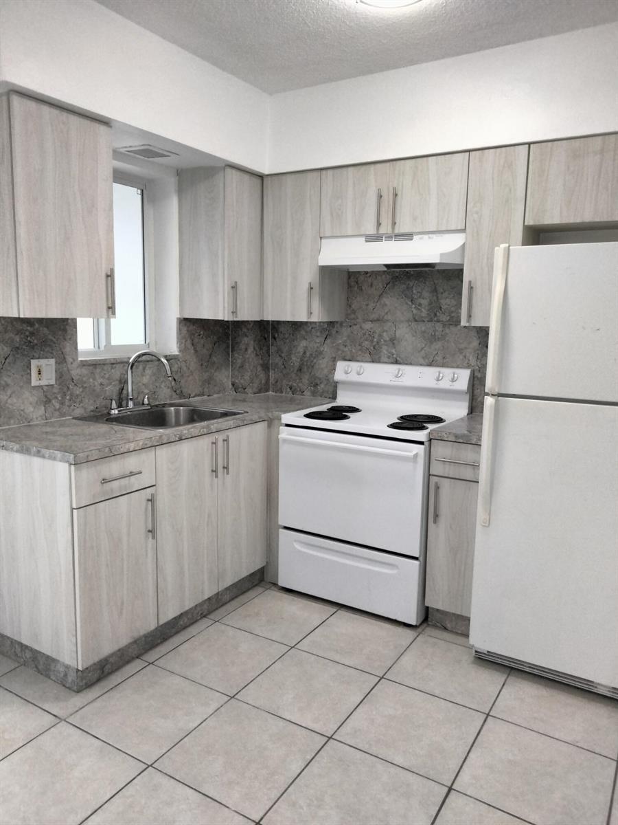 600 S Luna Court # 23, Hollywood FL 33021 photo 3