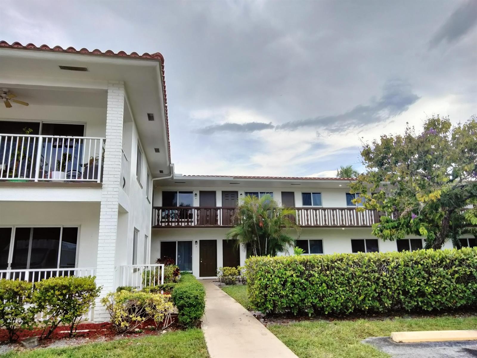 600 S Luna Court # 23, Hollywood FL 33021