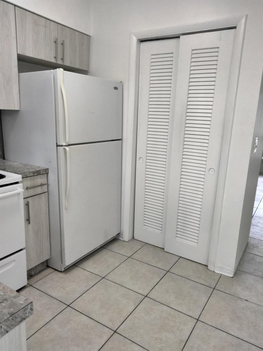 600 S Luna Court # 23, Hollywood FL 33021 photo 4