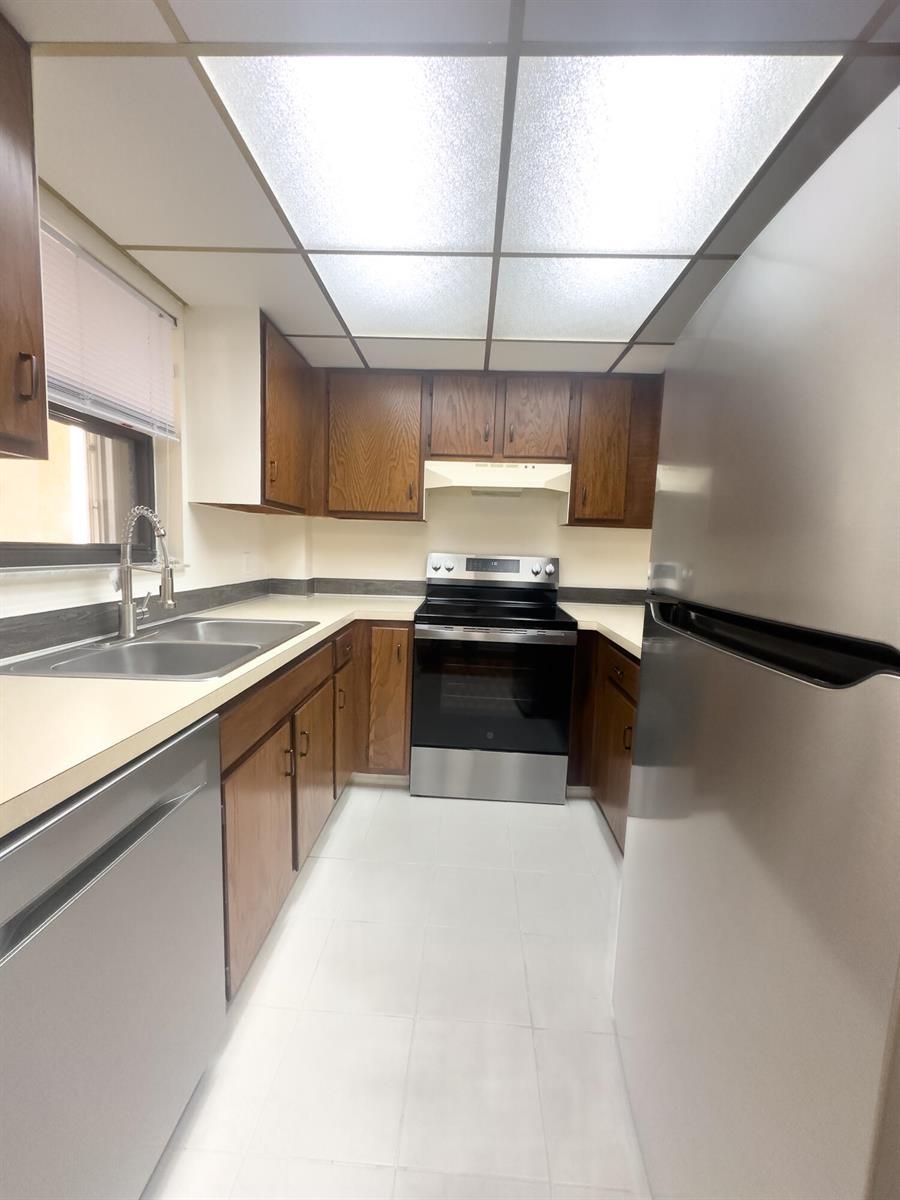 890 N FEDERAL Highway # 409, Lantana FL 33462 photo 2