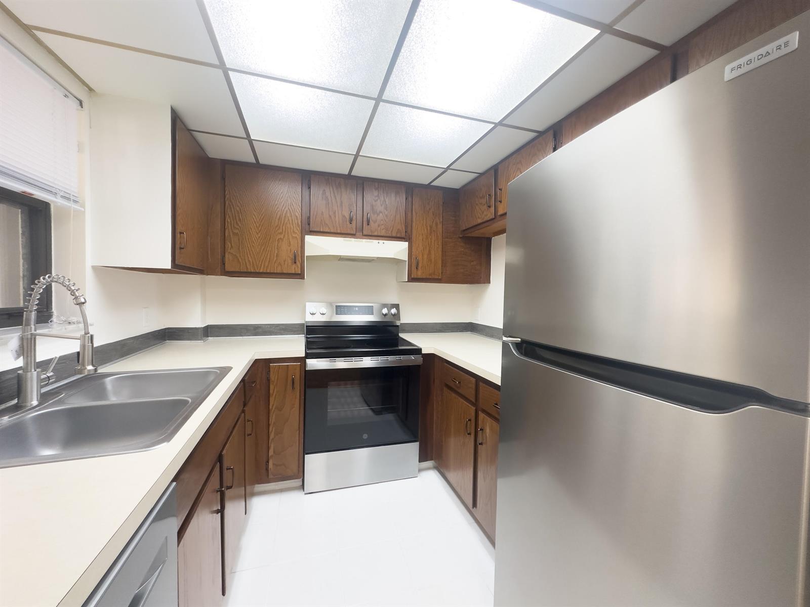 890 N FEDERAL Highway # 409, Lantana FL 33462