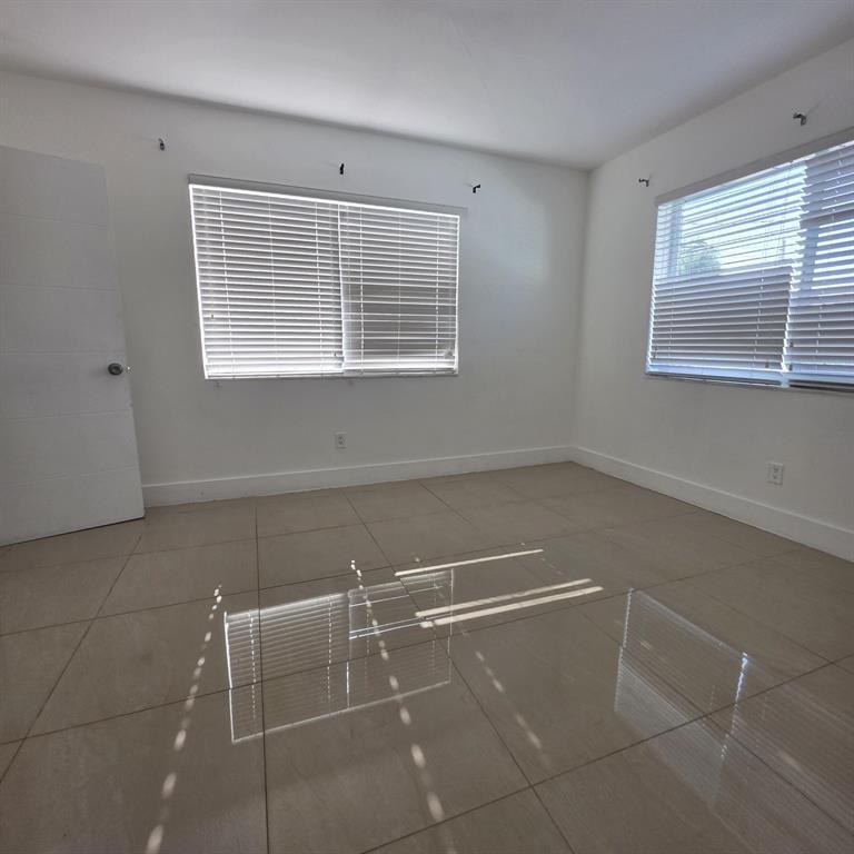 181 NE 168th Street # 2, North Miami Beach FL 33162 photo 2