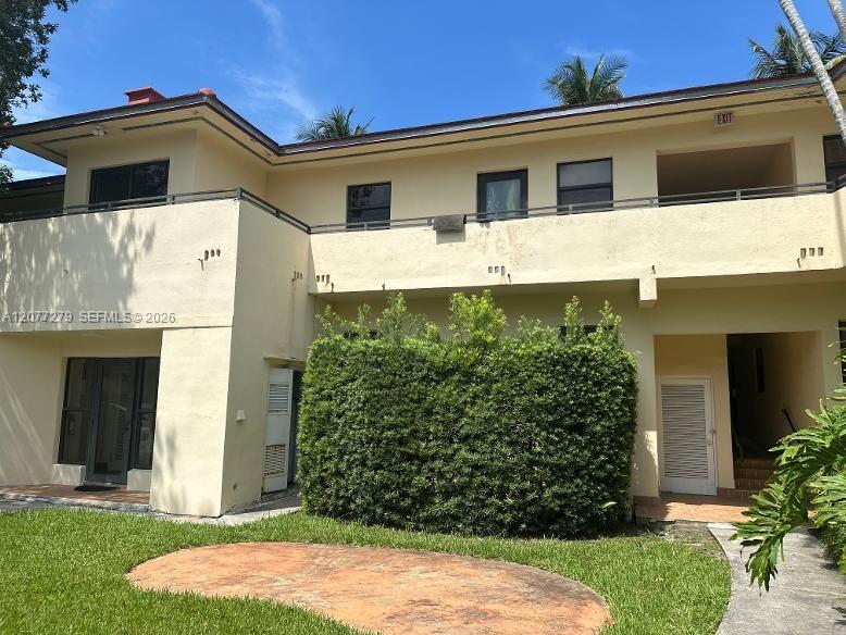32 Camden Dr # 9, Bal Harbour FL 33154