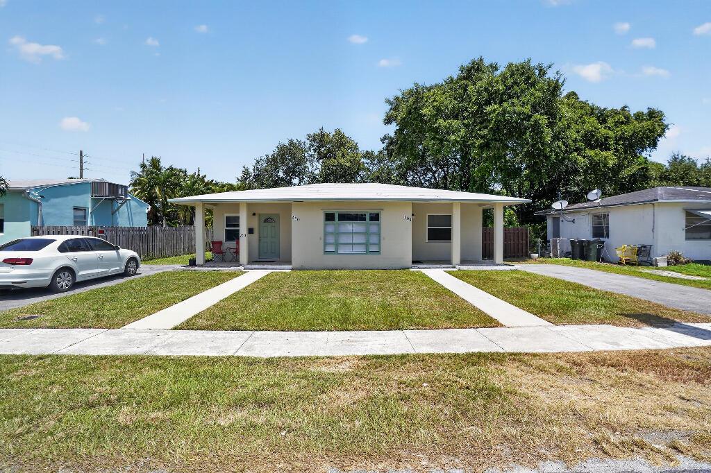 208 SW 2ND Place # 2, Dania Beach FL 33004