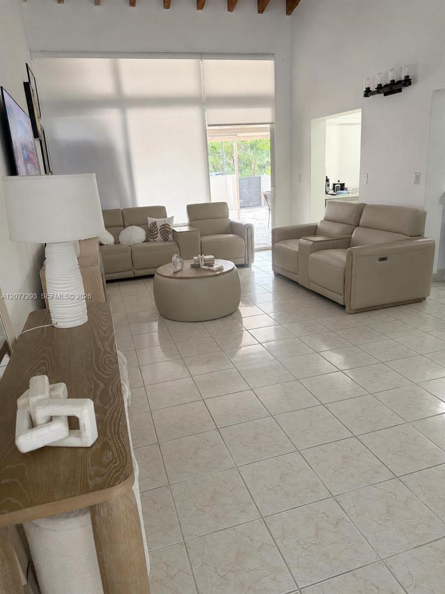 9171 Fontainebleau Blvd # 5, Miami FL 33172 photo 2