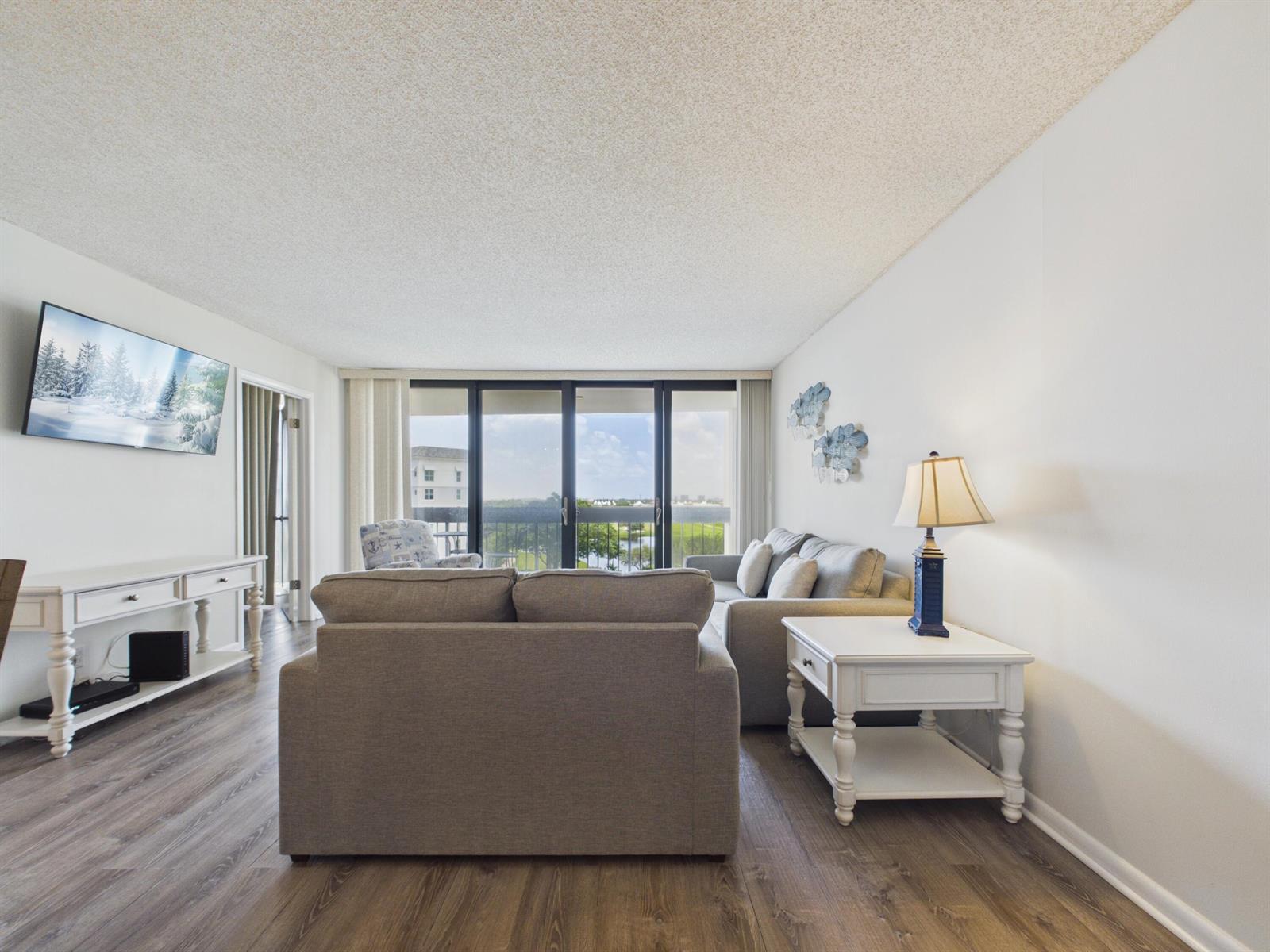 2400 PRESIDENTIAL Way # 704, West Palm Beach FL 33401 photo 2