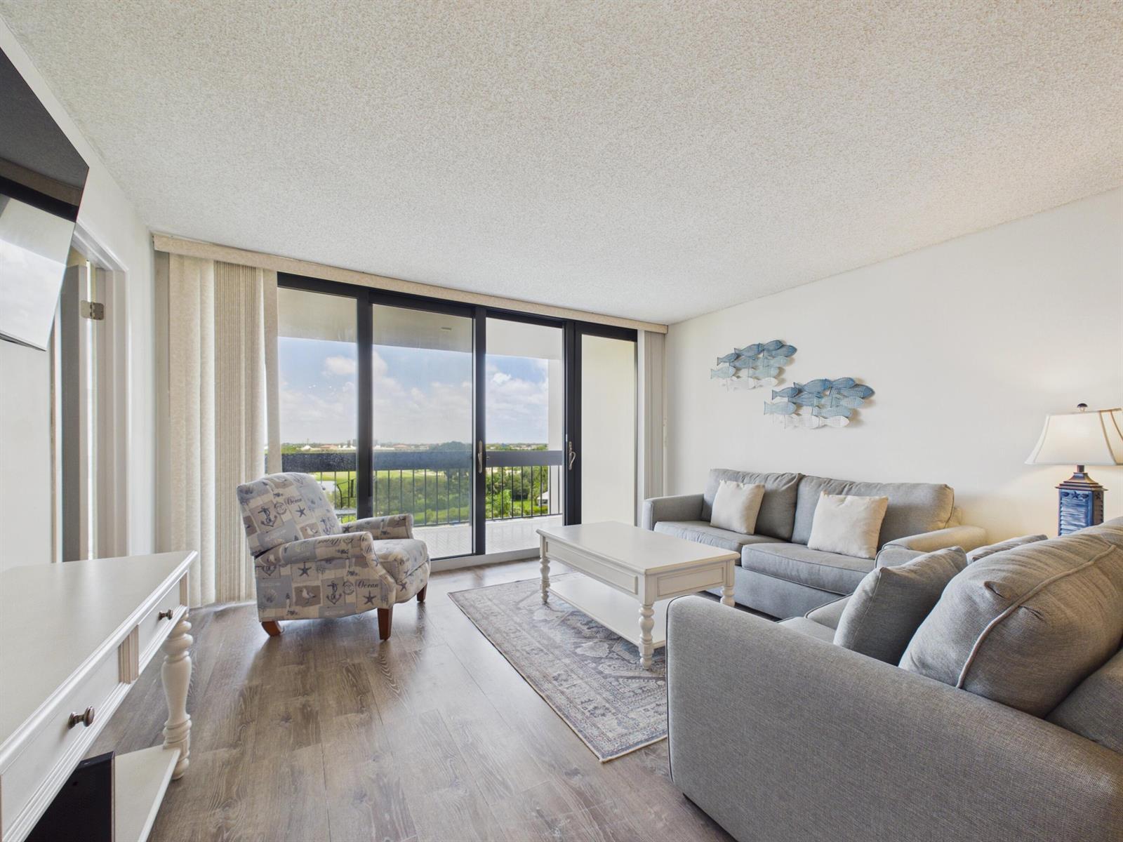 2400 PRESIDENTIAL Way # 704, West Palm Beach FL 33401
