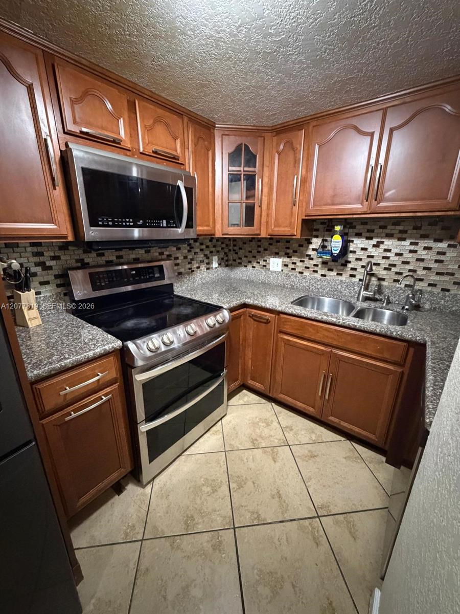 1060 NW 7th St # 205, Miami FL 33136 photo 2