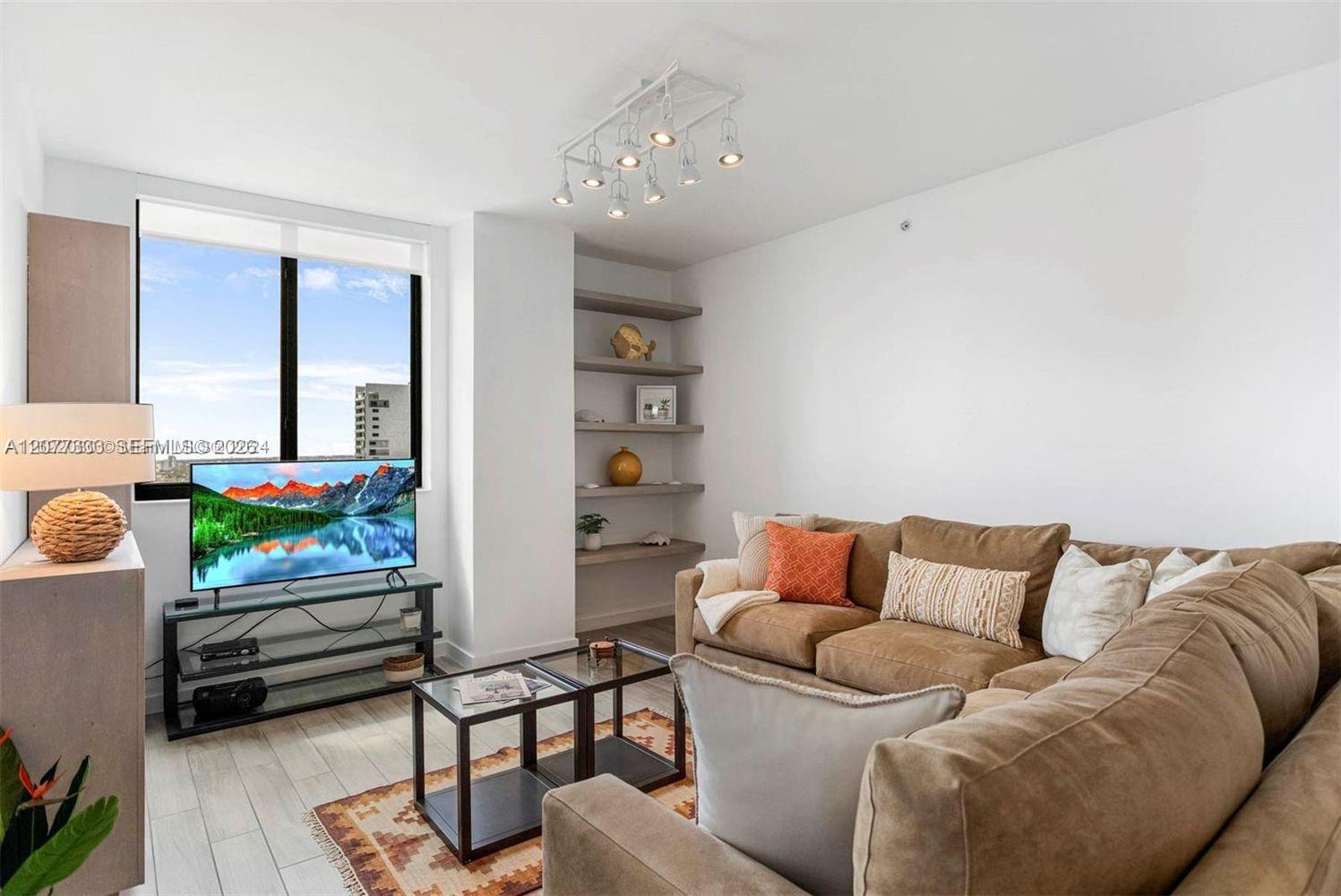 999 SW 1st Ave # 1906, Miami FL 33130 photo 3