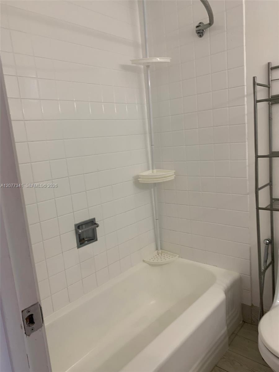 664 Bird Rd Rear, Coral Gables FL 33146 photo 4