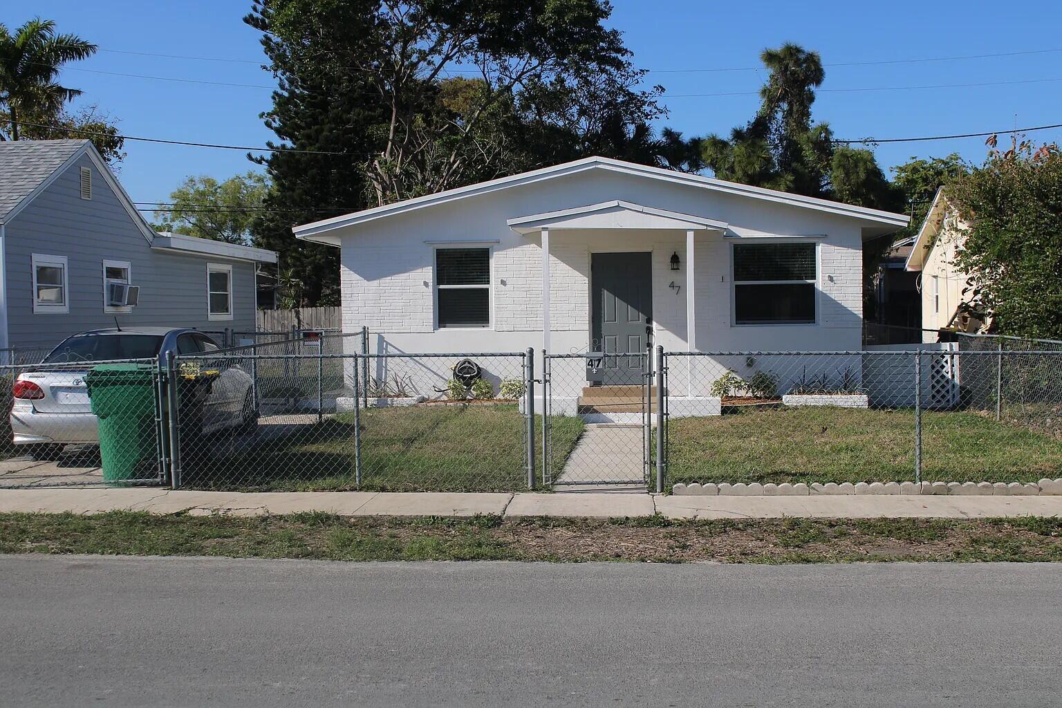 47 SE 12TH Street, Dania Beach FL 33004 photo 2